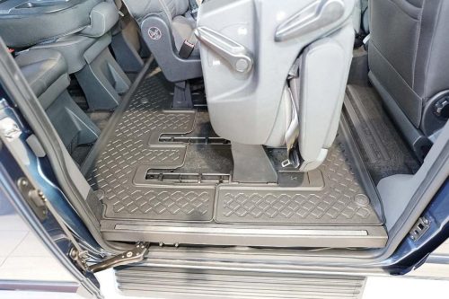 Ford Custom ( 2018- ) 3. üléssor  Aristar magasperemű 3D gumiszőnyeg szett