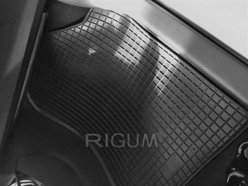 Toyota YARIS XP130 ( 2011- ) Rigum Gumiszőnyeg szett (RIGUM-902563)