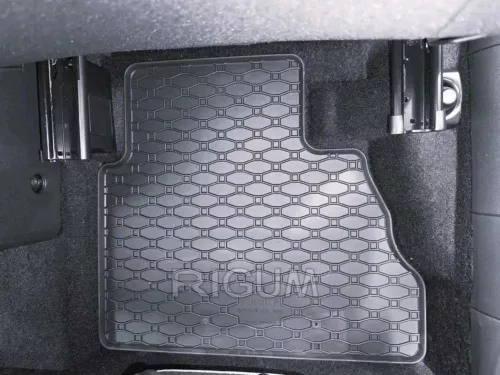 Ford Courier Tourneo ( 2023- ) 5 személyes Rigum méretpontos gumiszőnyeg